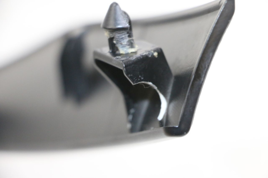 photo de CARENADO FRONTAL SUPERIOR PIAGGIO MP3 500 (2016 - 2018) - Primer plano técnico