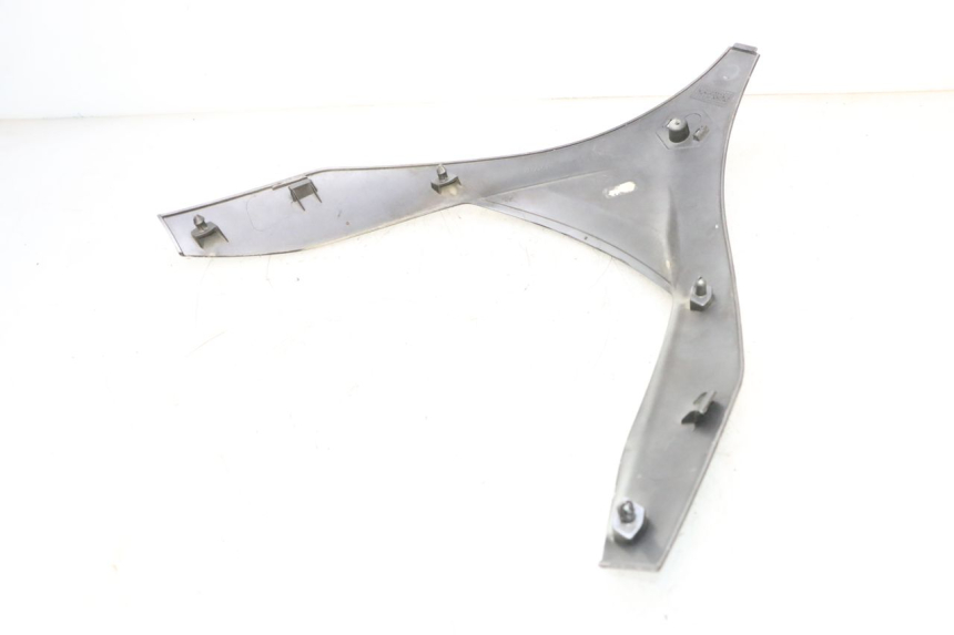 photo de CARENADO FRONTAL SUPERIOR PIAGGIO MP3 RL 250 (2006 - 2010) - Detalle de la pieza