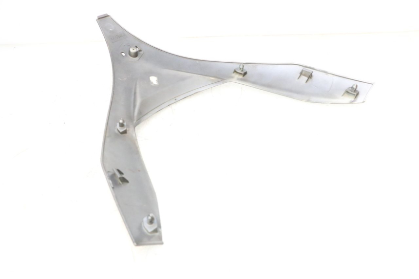 photo de CARENADO FRONTAL SUPERIOR PIAGGIO MP3 RL 250 (2006 - 2010) - Zoom estado de uso