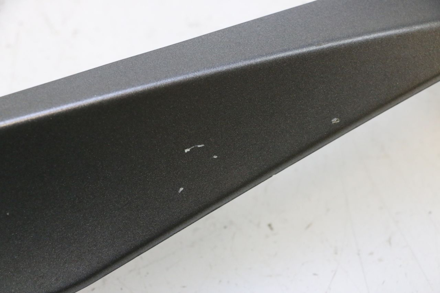 photo de CARENADO FRONTAL SUPERIOR PIAGGIO MP3 500 (2016 - 2018) - Detalle de la pieza