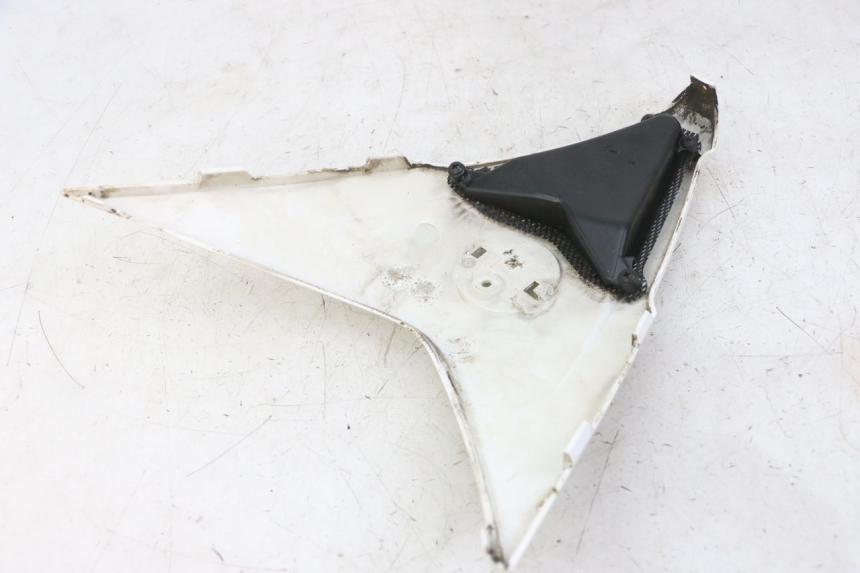 photo de CARENADO FRONTAL SUPERIOR GILERA NEXUS 125 (2009 - 2013) - Detalles de los puntos de fijación