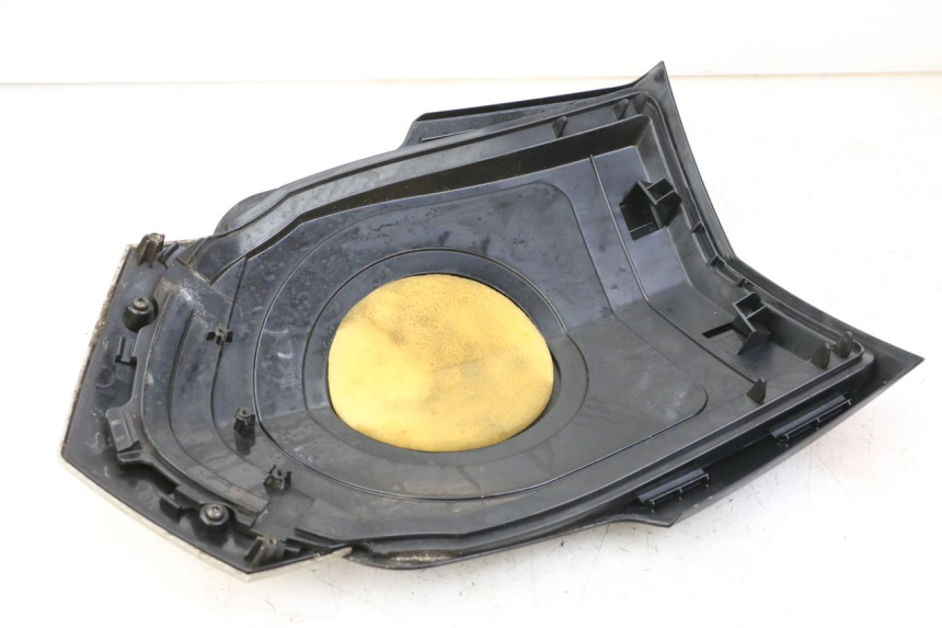 photo de CARENADO FRONTAL SUPERIOR PEUGEOT VIVACITY 125 (2010 - 2017) - Zoom estado de uso