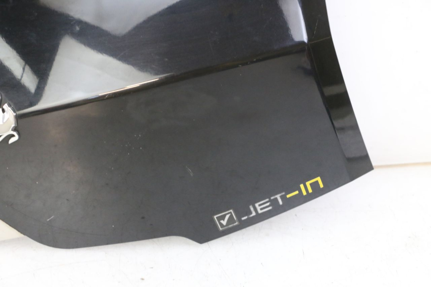 photo de CARENADO FRONTAL SUPERIOR PEUGEOT VIVACITY 125 (2010 - 2017) - Detalles de los puntos de fijación