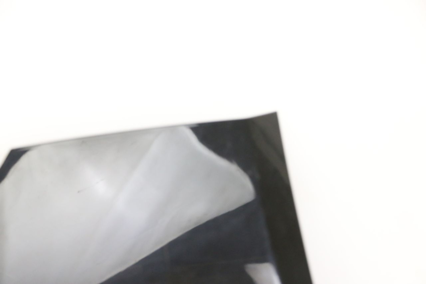 photo de CARENADO FRONTAL SUPERIOR PEUGEOT VIVACITY 125 (2010 - 2017) - Estado de la superficie y material