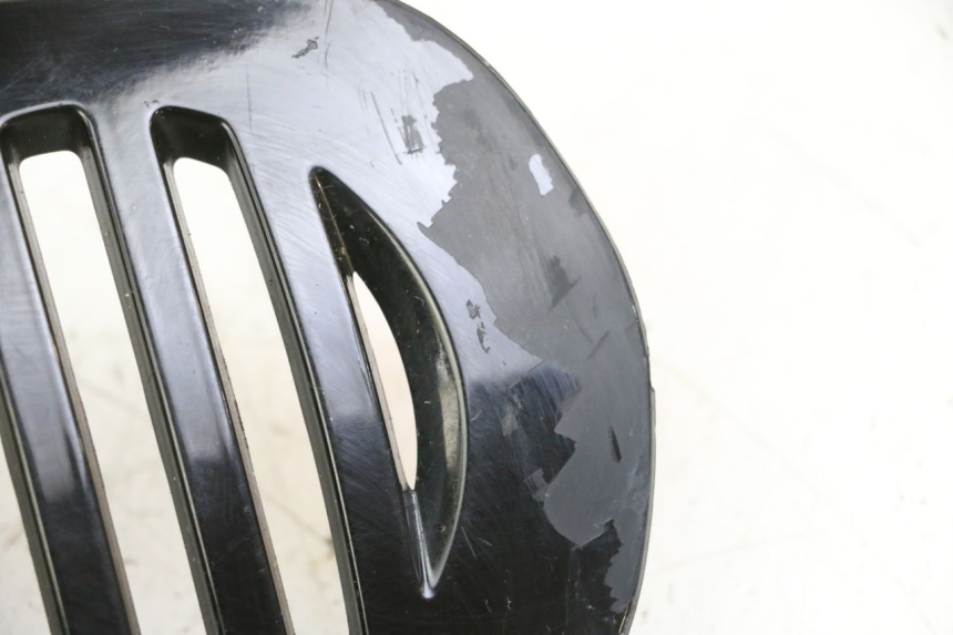 photo de CARENADO FRONTAL SUPERIOR PIAGGIO VESPA GRANTURISMO 200 (2004 - 2005) - Otra perspectiva