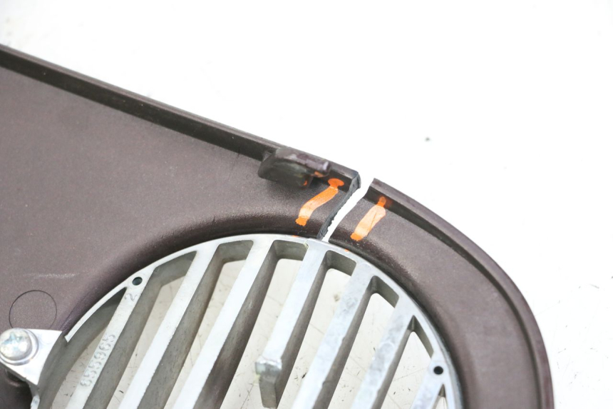 photo de CARENADO FRONTAL SUPERIOR PIAGGIO VESPA LX IE 125 (2010 - 2012) - Otra perspectiva