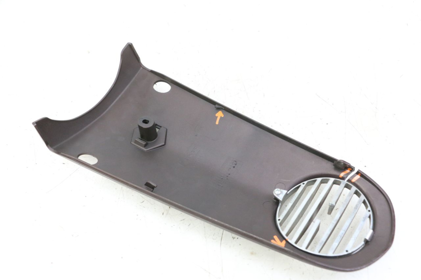photo de CARENADO FRONTAL SUPERIOR PIAGGIO VESPA LX IE 125 (2010 - 2012) - Primer plano técnico