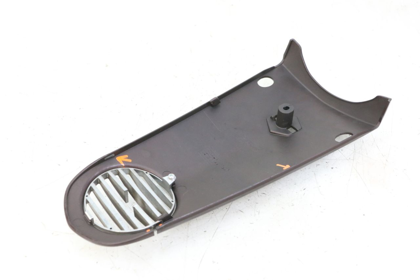 photo de CARENADO FRONTAL SUPERIOR PIAGGIO VESPA LX IE 125 (2010 - 2012) - Detalles de los puntos de fijación