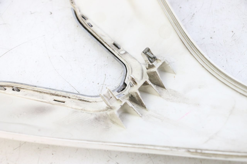 photo de FRENTE SUPERIOR PEUGEOT SATELIS 125 (2010 - 2012) - Detalle de la pieza