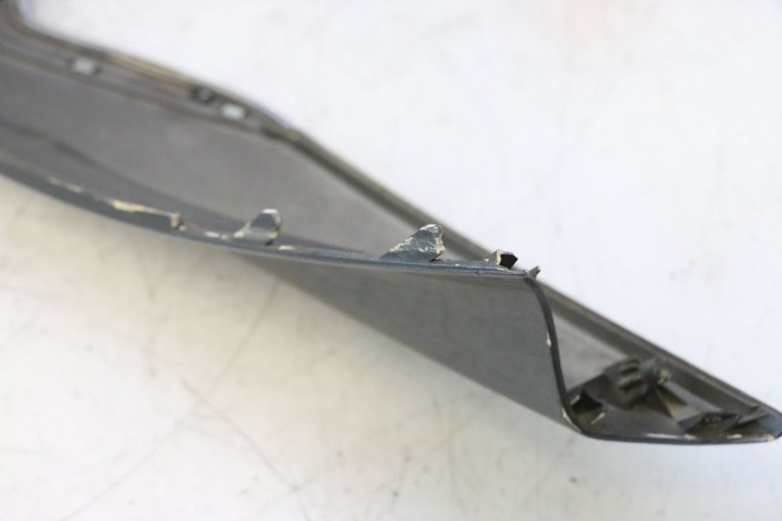 photo de CARENADO FRONTAL SUPERIOR PEUGEOT SATELIS 125 (2013 - 2018) - Detalle de la pieza