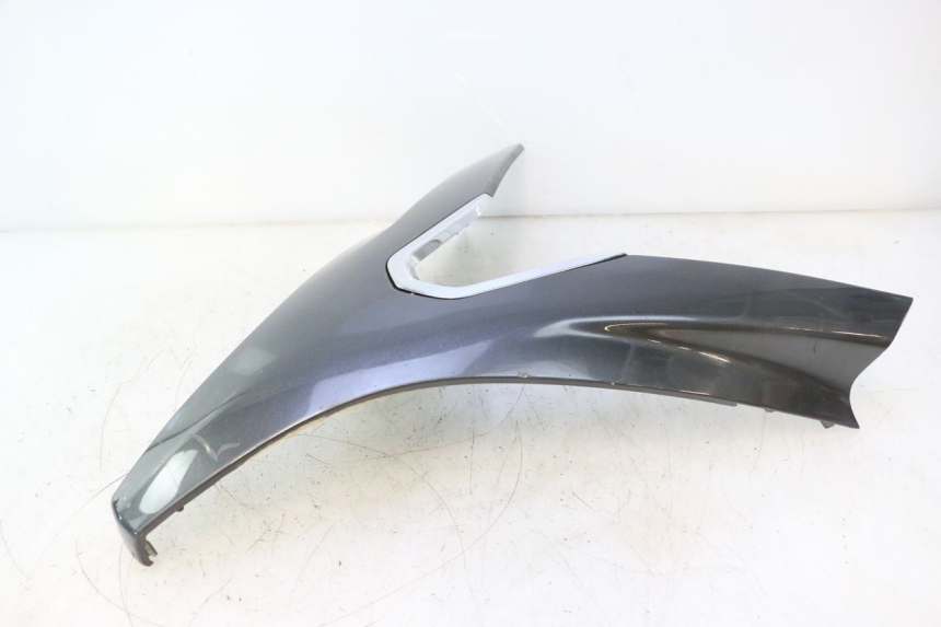 photo de CARENADO FRONTAL SUPERIOR PEUGEOT SATELIS 125 (2013 - 2018) - Detalle de la pieza