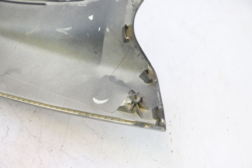 photo de CARENADO FRONTAL SUPERIOR PEUGEOT SATELIS 125 (2013 - 2018) - Marcados y referencias originales