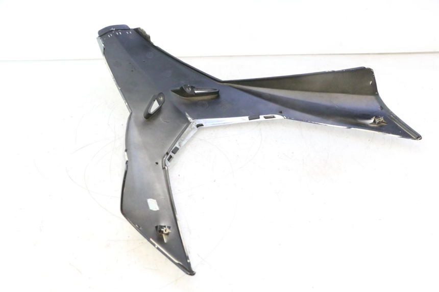 photo de CARENADO FRONTAL SUPERIOR PEUGEOT SATELIS 125 (2006 - 2009) - Primer plano de alta resolución