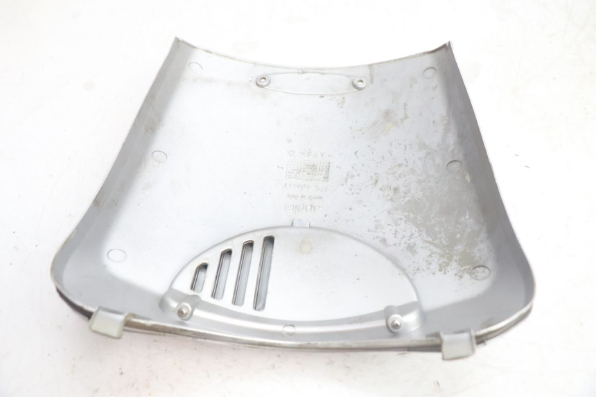 photo de CARENADO FRONTAL SUPERIOR APRILIA SCARABEO GT 125 (1999 - 2007) - Estado de la superficie y material