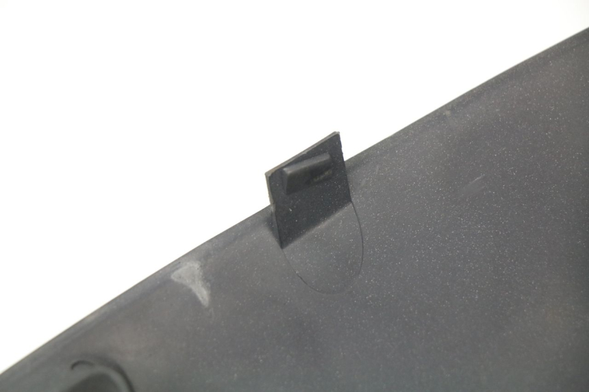 photo de CARENADO FRONTAL SUPERIOR APRILIA SR CARB LC 2T 50 (2004 - 2012) - Detalle de la pieza