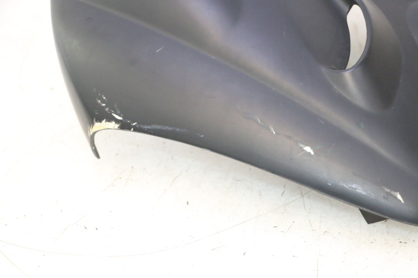 photo de CARENADO FRONTAL SUPERIOR PEUGEOT TKR TREKKER FURIOUS 50 (2005 - 2014) - Zoom sobre los componentes