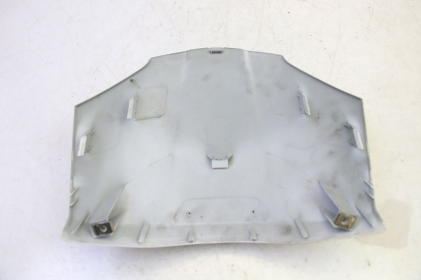 photo de CARENADO FRONTAL SUPERIOR PEUGEOT TWEET PRO EFI 4T 50 (2021 - 2022) - Detalles de los puntos de fijación