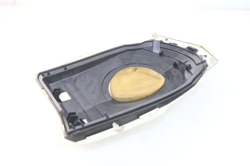 photo de FRENTE SUPERIOR PEUGEOT VIVACITY NEW 4T 50 (2008 - 2017) - Detalle de la pieza