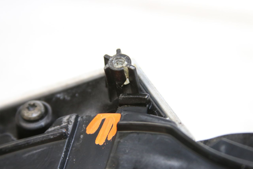 photo de CARENADO FRONTAL SUPERIOR PEUGEOT VIVACITY 125 (2010 - 2017) - Zoom estado de uso