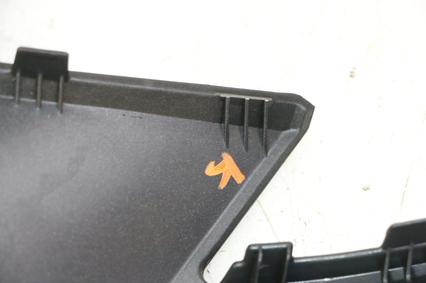 photo de CARENADO FRONTAL SUPERIOR YAMAHA XMAX X-MAX 125 (2021 - 2025) - Vista general del producto