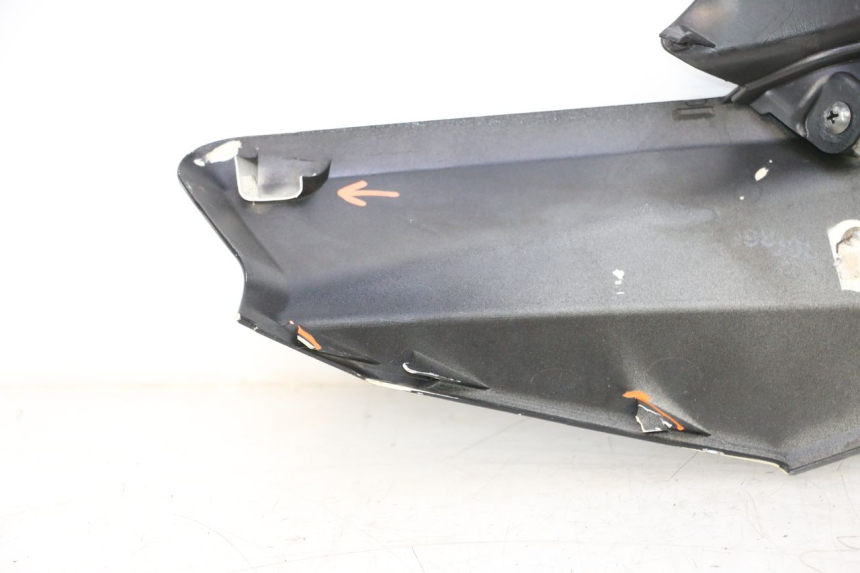 photo de FRENTE SUPERIOR YAMAHA X-MAX XMAX 125 (2010 - 2013) - Detalles de los puntos de fijación