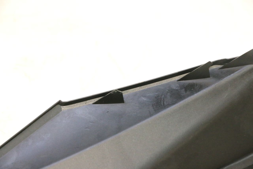photo de FRENTE SUPERIOR YAMAHA X-MAX XMAX 125 (2010 - 2013) - Zoom sobre los componentes