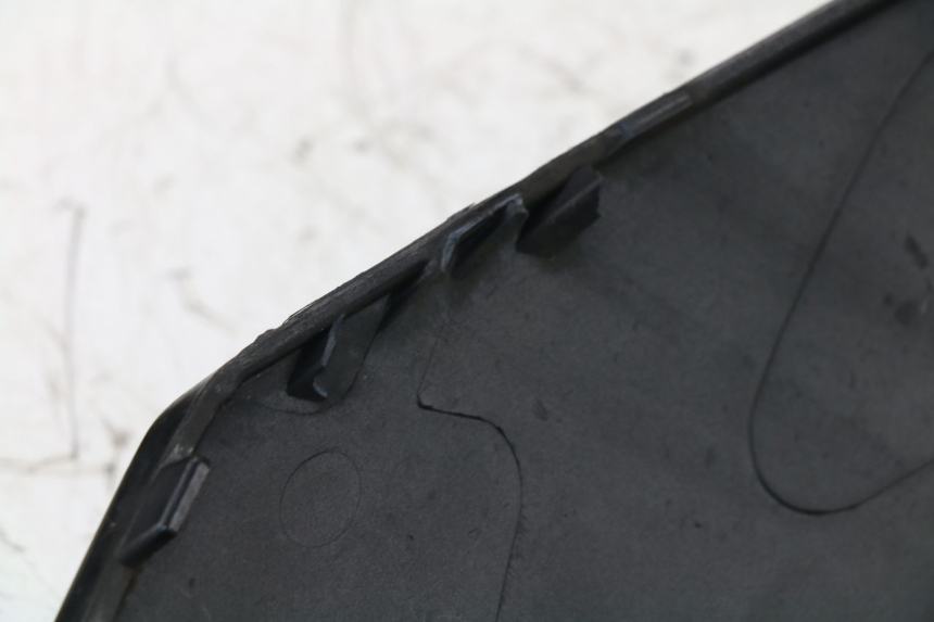 photo de CARENADO FRONTAL SUPERIOR PIAGGIO X8 STREET 125 (2006 - 2007) - Detalle de la pieza