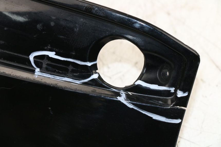 photo de CARENADO FRONTAL SUPERIOR PIAGGIO X8 STREET 125 (2006 - 2007) - Detalles de los puntos de fijación