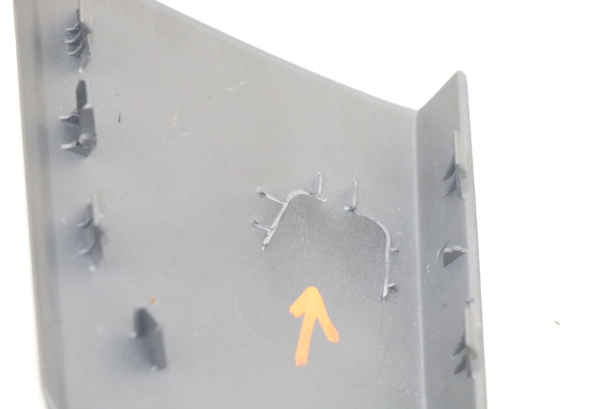 photo de CARENADO FRONTAL SUPERIOR YAMAHA TRACER 7 700 (2020 - 2024) - Primer plano técnico