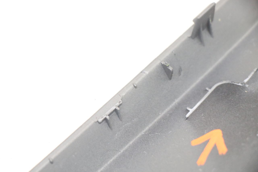 photo de CARENADO FRONTAL SUPERIOR YAMAHA TRACER 7 700 (2020 - 2024) - Detalles de los puntos de fijación