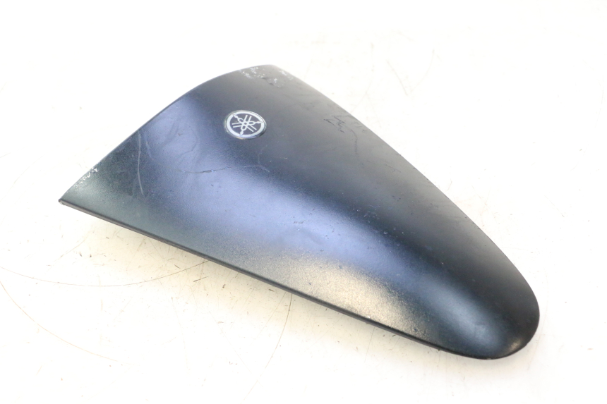 photo de CARENADO FRONTAL SUPERIOR YAMAHA YP MAJESTY 125 (2002 - 2006) - Detalle de la pieza