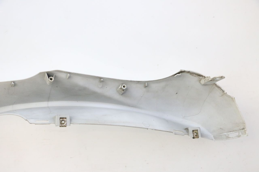 photo de CARENADO FRONTAL PEUGEOT TWEET PRO CARGO 50 (2018 - 2022) - Detalles de los puntos de fijación