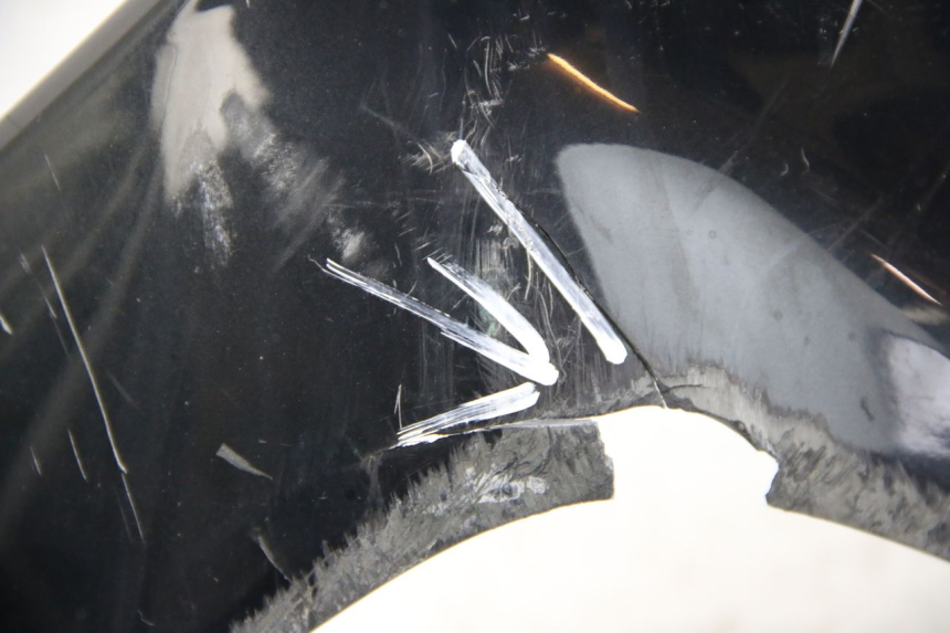 photo de CARENADO FRONTAL SUZUKI UH BURGMAN 125 (2002 - 2006) - Detalles de los puntos de fijación