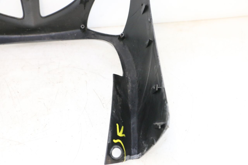photo de CARENADO FRONTAL YAMAHA YP MAJESTY 125 (2007 - 2010) - Detalles de los puntos de fijación