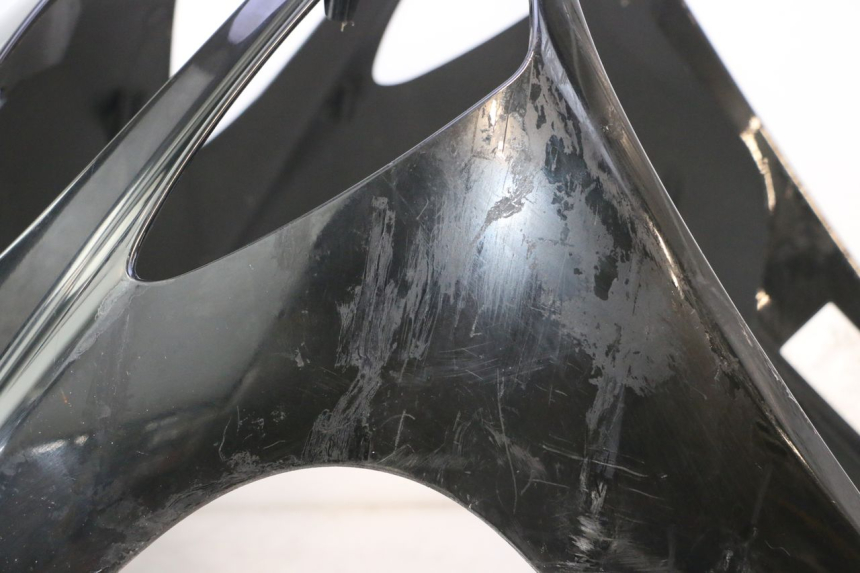 photo de CARENADO FRONTAL YAMAHA YP MAJESTY 125 (2007 - 2010) - Detalles de los puntos de fijación