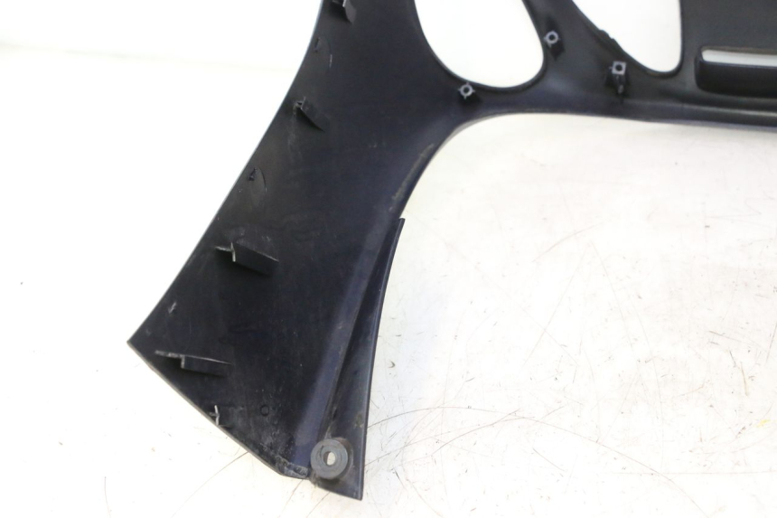 photo de FRENTE. YAMAHA YP MAJESTY 125 (2002 - 2006) - Detalles de los puntos de fijación