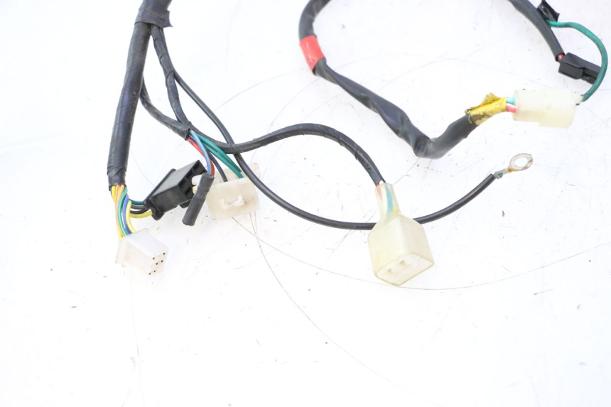 photo de CABLEADO KYMCO AGILITY PREMIUM 50 (2007 - 2010) - Detalles de los puntos de fijación