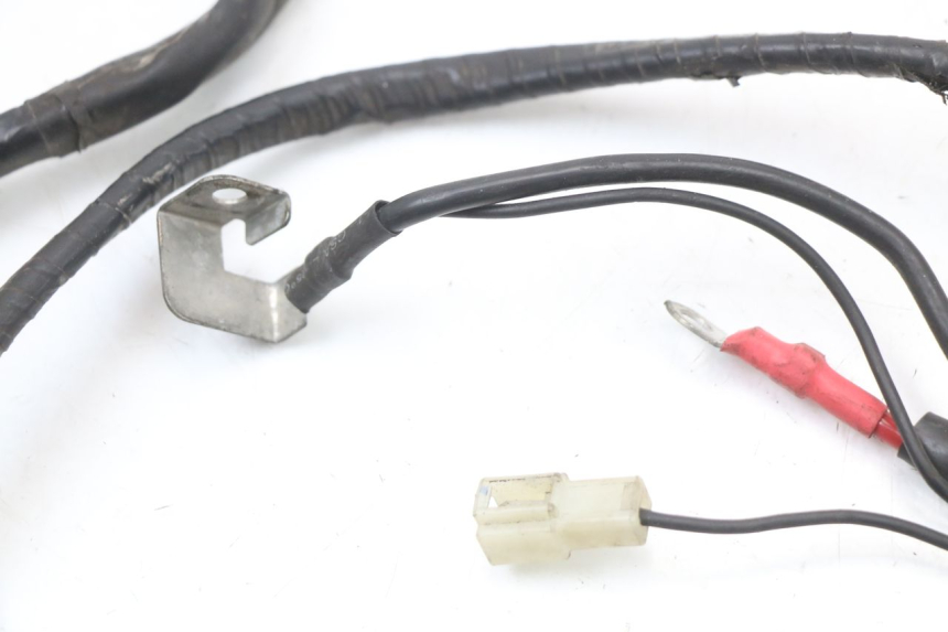 photo de CABLEADO DE LA BATERíA YAMAHA X-MAX XMAX 125 (2010 - 2013) - Zoom estado de uso