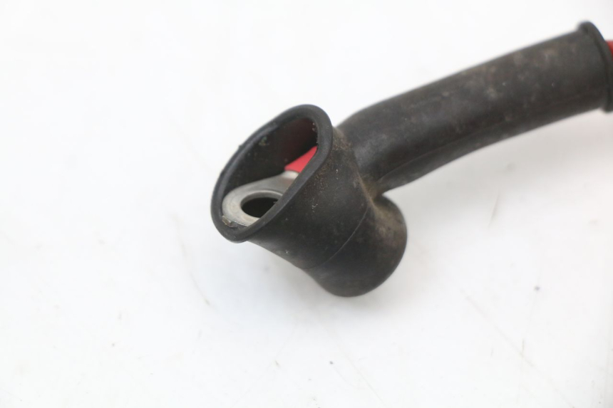 photo de CABLEADO DE LA BATERíA YAMAHA X-MAX XMAX 125 (2010 - 2013) - Primer plano técnico