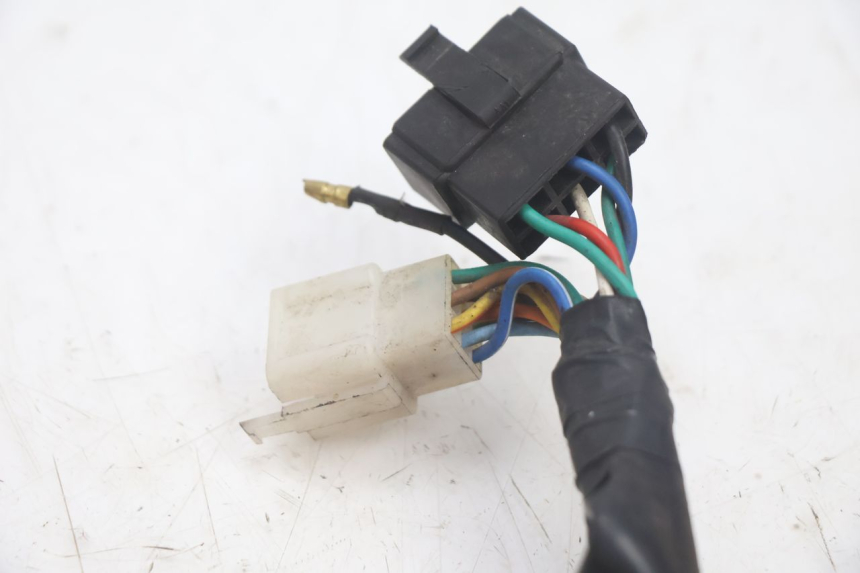 photo de VELOCIMETRO CABLEADO KYMCO AGILITY CITY 2T 50 (2008 - 2016) - Detalles de los puntos de fijación