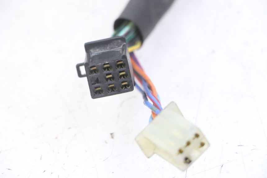 photo de VELOCIMETRO CABLEADO HONDA CBF 500 (2004 - 2007) - Primer plano técnico