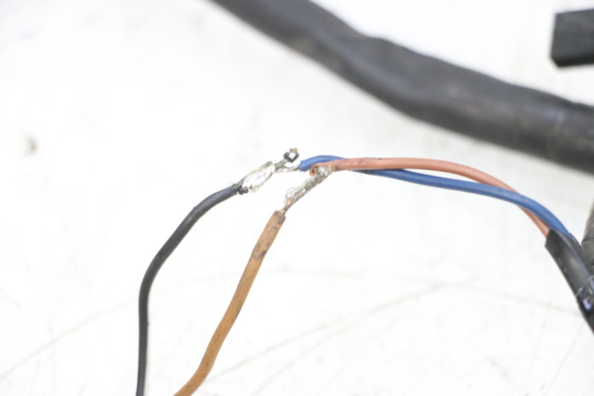 photo de VELOCIMETRO CABLEADO SUZUKI GSXR GSX-R 1000 (2003 - 2004) - Detalles de los puntos de fijación