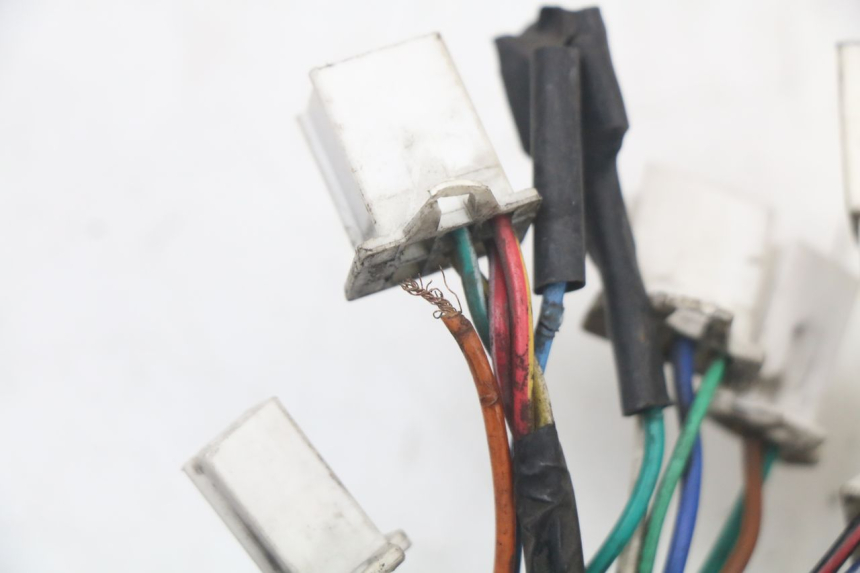 photo de CABLEADO EBROH BRAVO GLE 1 (2020 - 2024) - Detalles de los puntos de fijación