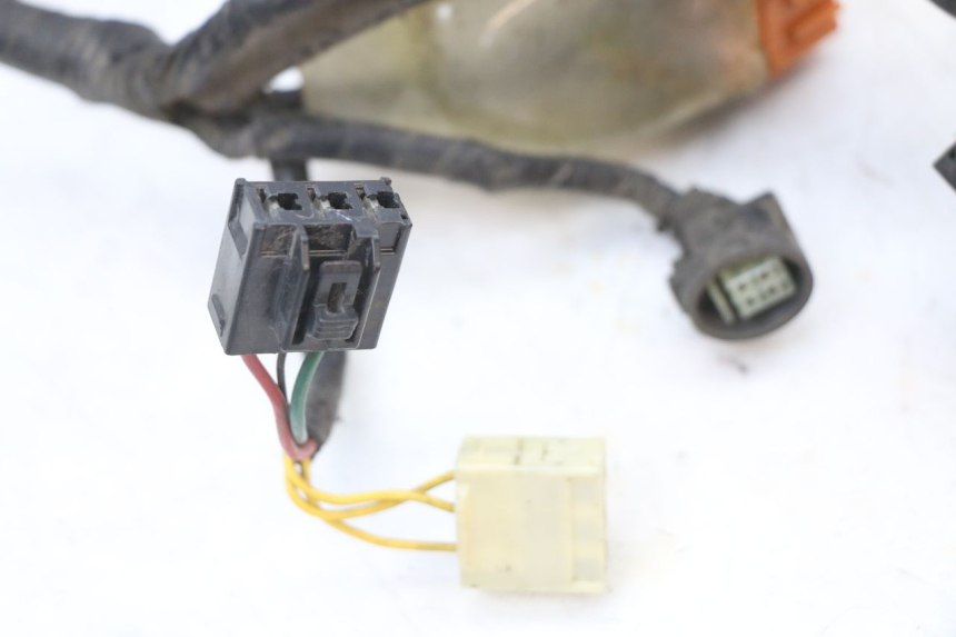 photo de CABLEADO HONDA FES S-WING SWING ABS 125 (2007 - 2015) - Enfoque en la estructura