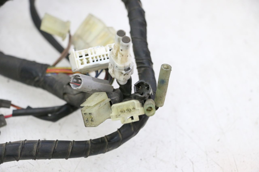 photo de CABLEADO YAMAHA FZ6 FAZER S2 600 (2007 - 2011) - Detalles de los puntos de fijación