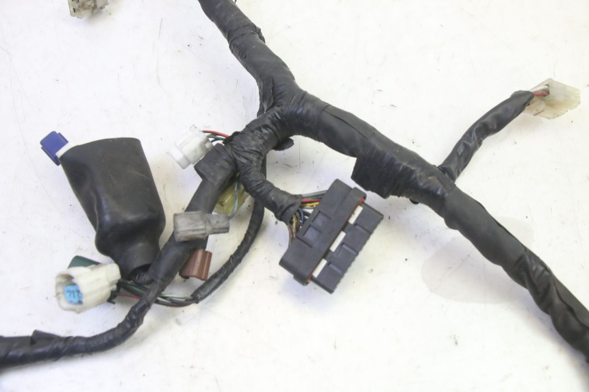 photo de CABLEADO YAMAHA FZ6 N FAZER 600 (2004 - 2006) - Detalles de los puntos de fijación