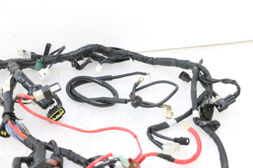 photo de CABLEADO YAMAHA FZ8 800 (2010 - 2016) - Detalles de los puntos de fijación