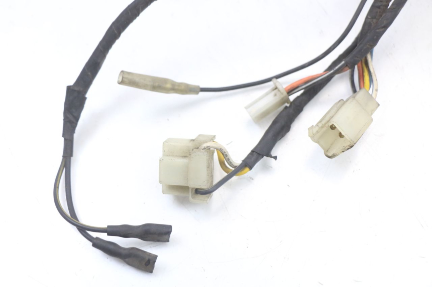 photo de CABLEADO HYOSUNG GF 125 (2001 - 2005) - Detalles de los puntos de fijación