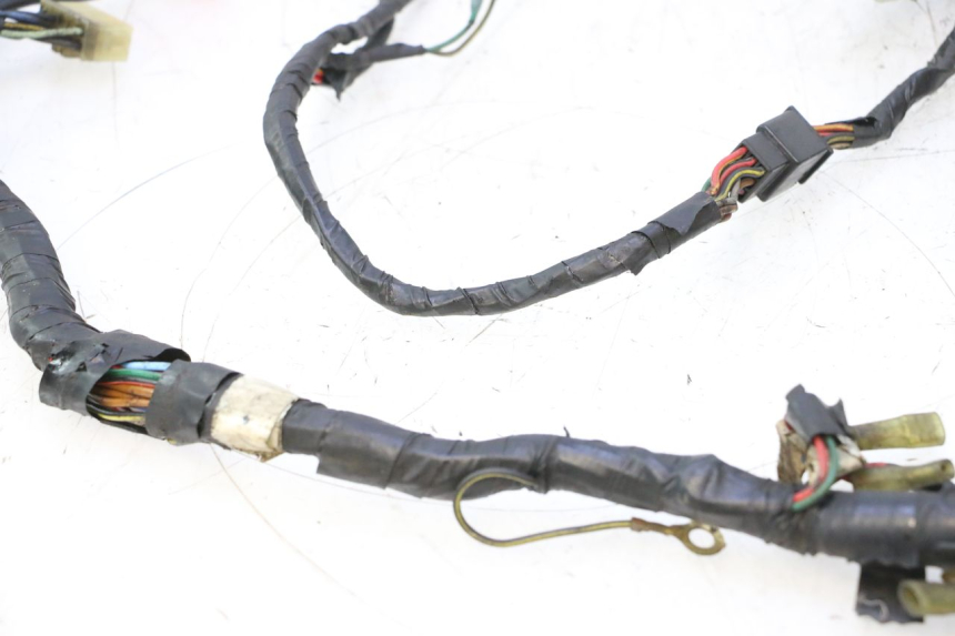 photo de CABLEADO KAWASAKI GPX F ZX750F 750 (1986 - 1990) - Primer plano técnico