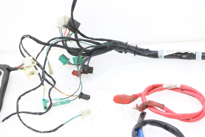 photo de CABLEADO KYMCO GRAND DINK 125 (2008 - 2014) - Detalles de los puntos de fijación